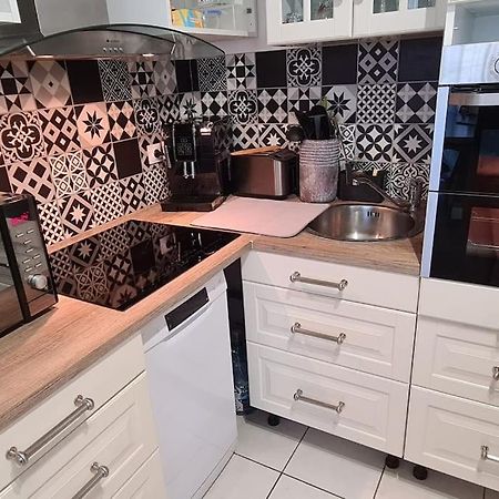 Charmant Logement Avec Jacuzzi マント・ラ・ジョリー エクステリア 写真